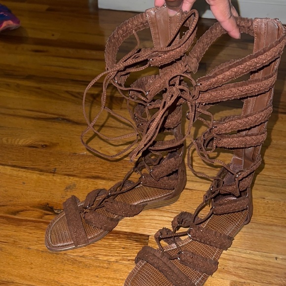 brown gladiator sandals  7 1/2M - Picture 5 of 8